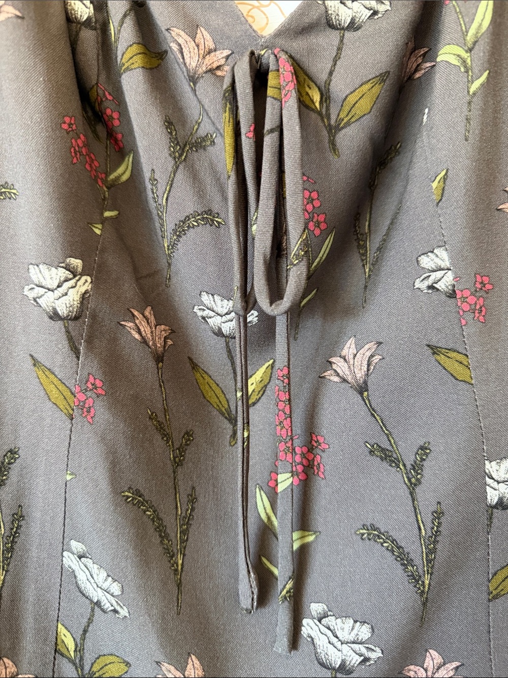Floral Tie-Front Peasant Blouse in Gray - Picture 5 of 6